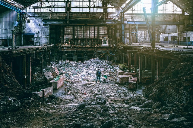 Servicios factory, demolition, destruction, collapse, chaos, lost places, pforphoto, factory building, dilapidated, industry, disintegration, dilapidated, shabby, industrial building, building, man, photographer, dimension, catastrophe, factory, destruction, chaos, chaos, chaos, chaos, chaos